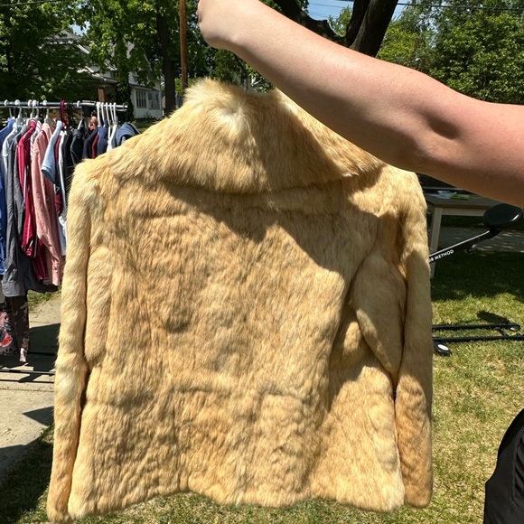 ⭐️SOLD⭐️Gorgeous Vintage Rabbit Fur Coat - Picture 5 of 6